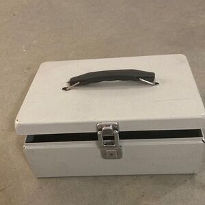 Excellent beige Lockbox with Black Handle